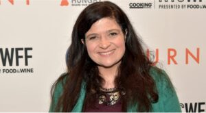 Every Food Network Fan Will Crack Up at Alex Guarnaschelli’s Daughter’s Mother’s Day Note – POPSUGAR