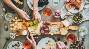 How to make an expensive-looking charcuterie board at home – Don’t Waste Your Money