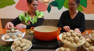 Bay Area Passover: Chef-approved matzo ball soup, charoset bars and Passover Panzanella – Marin Independent Journal