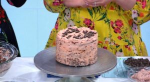 Video Mandy Merriman shares recipe for dark chocolate huckleberry cake – ABC News