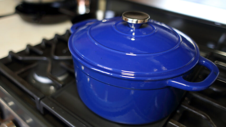 ​​What Happens If You Put A Hot Dutch Oven In Cold Water? – Tasting Table