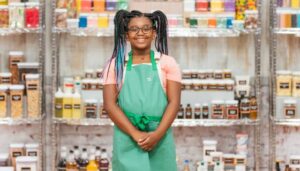 confectionary-cuteness:-‘kids-baking-championship’-competitor-ava-leigh-wright-brings-the-‘science-of-baking’-to-tv-[exclusive]