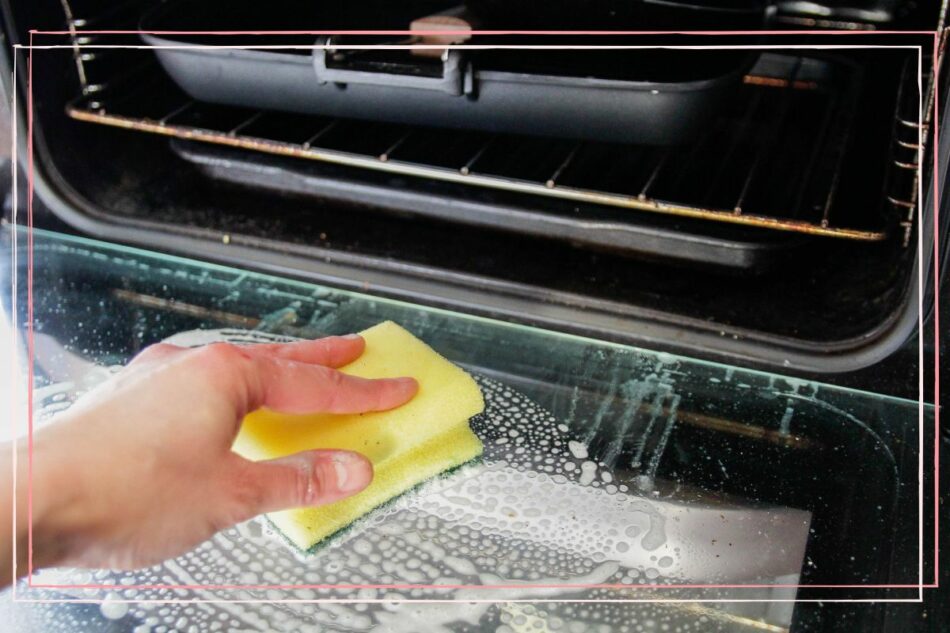 How to clean an oven – the easiest and fastest methods recommended by experts