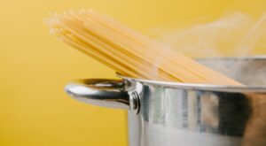 Maybe Don’t Put That Splash of Olive Oil in Your Pasta Water