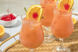 Mardi Gras Cocktail Recipe: Pat O’Brien Would Be Proud of This Hurricane Cocktail Recipe | Cocktails | 30Seconds Food