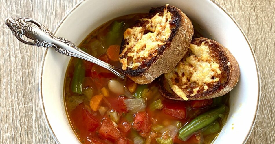 Chrissy Teigen’s Minestrone Soup Recipe Includes Thick Slices of Crispy Chili Toast – POPSUGAR