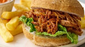 Slow-cooked BBQ pulled pork burgers