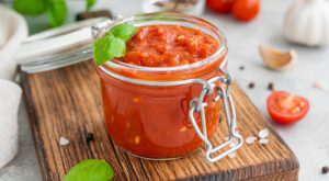 The Simple Addition For Creamier Jarred Tomato Sauce – Tasting Table