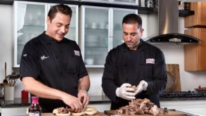 ‘Sandwich King’ Jeff Mauro Will Pile Meat in Bucktown at Pork & Mindy’s
