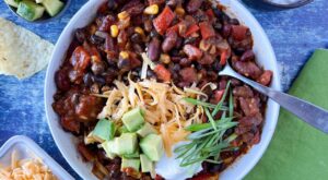 Easy meatless chili recipe has a secret ingredient