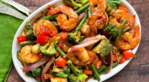 Easy skillet recipe for Asian shrimp and vegetables