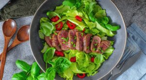 7 Easy Steak Salad Recipes | Snappy Living