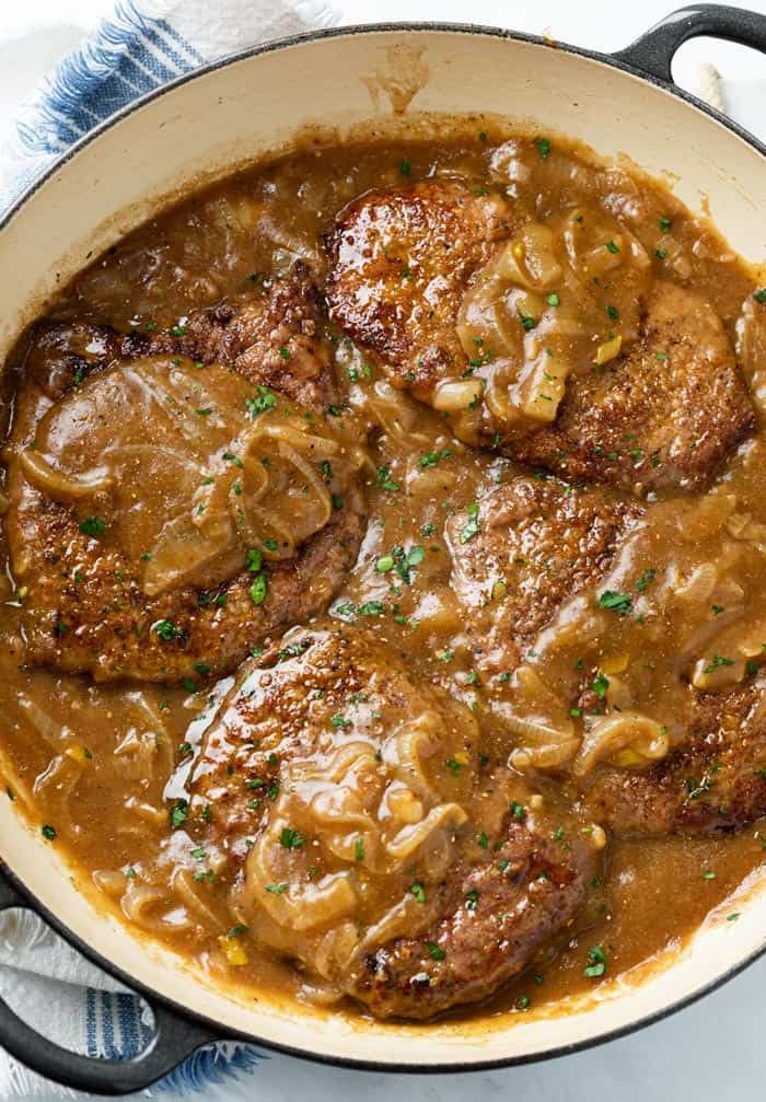 This Cube Steak and Gravy recipe can be pan fried on the stove top or cooked in the Crock Pot! This i… | Cube steak recipes, Beef cube steak recipes, Dinner recipes
