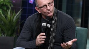 Celebrity chef Robert Irvine shares the No. 1 sign an eatery needs a ‘Restaurant: Impossible’ makeover