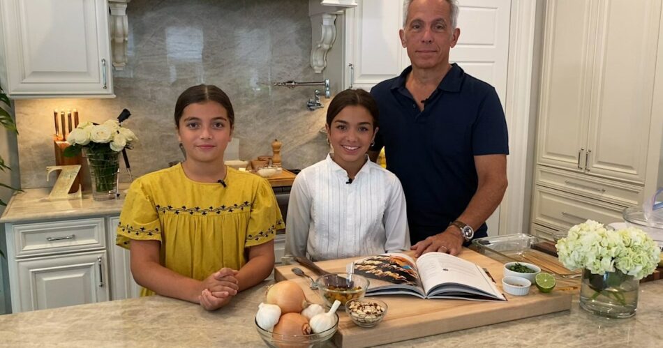 Celebrity chef Geoffrey Zakarian’s daughters treat their dad to dinner