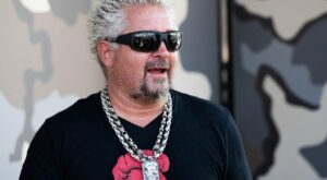 Guy Fieri kicks off Super Bowl Sunday with Flavortown Tailgate in Glendale