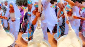 “Are you a wife material?” New bride forced to cook for huge crowd, video trends
