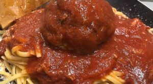 12 Upstate New York Italian Restaurants Serving Epic Meatballs!