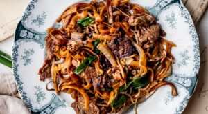 Easy Beef Chow Fun – Cooking Therapy