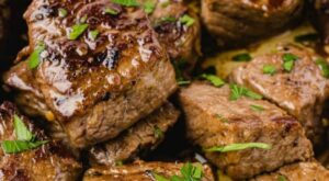 Garlic Butter Steak Bites (One-Pot Meal!) | Steak dinner recipes, Steak bites recipe, Steak bites