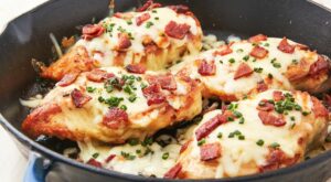 Cheesy Bacon Ranch Chicken Is The Perfect Keto Dinner