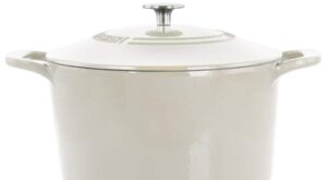 MARTHA STEWART 7-qt. Enameled Cast Iron Dutch Oven with Lid in White 985119100M – The Home Depot