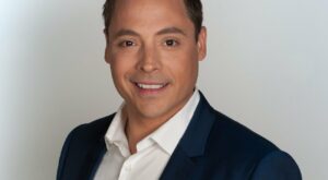 Food Network Star Jeff Mauro Talks about His Adventures as a Traveling Dad