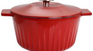 MARTHA STEWART 3 qt. Round Enameled Cast Iron Dutch Oven in Red with Lid 985118695M – The Home Depot
