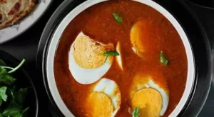 Maharashtrian Anda Rassa; Kolhapuri Delicacy With Eggs