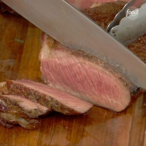 How to Make Jeff’s Reverse Seared Ribeye | Jeff Mauro cooks a ribeye in the oven FIRST and ~then~ he sears it! 🥩

#TheKitchen > Saturdays at 11a|10c

Save the recipe: https://foodtv.com/2HCF8gy! | By Food Network | Facebook