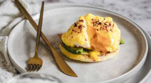 Meatless & Vegetarian Eggs Benedict Recipe with Avocado (Gluten free!)