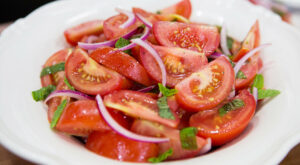 Make Lidia Bastianich’s tomato and mint salad for an easy summer starter