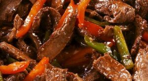 This Easy Skillet Pepper Steak Is Beef & Broccoli’s Tasty Cousin | Recipe | Grilled steak recipes, Recipes, Pepper steak