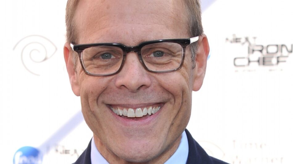 The Gluten-Free Pizza Brand Alton Brown Approves Of – Tasting Table