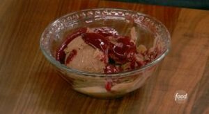 How to Make Jeff’s Tofu Chocolate Ice Cream | The secret to Jeff Mauro’s protein-packed, vegan ice cream? TOFU! 🤯

#TheKitchen > Saturdays at 11a|10c

Get the recipe: https://foodtv.com/2YNyL0I. | By Food Network | Facebook