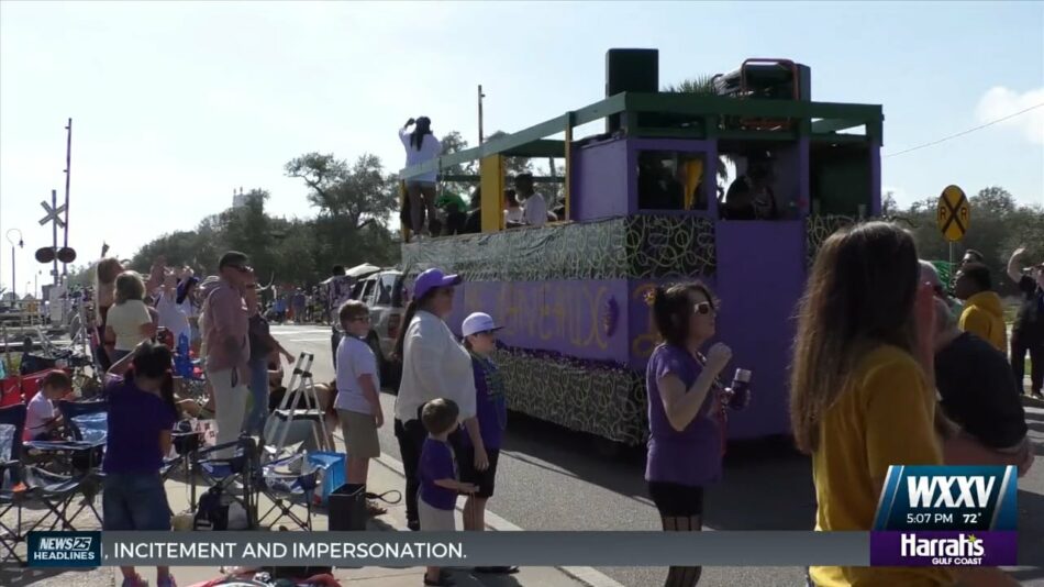 City of Bay St. Louis celebrate at the Krewe of Real People – WXXV News 25