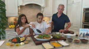 Chef Geoffrey Zakarian and daughters Anna and Madeline release new cookbook ‘The Family that Cooks Together’
