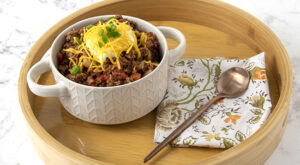 Easy Keto Beef and Sausage Chili (The Best Low-Carb Chili Recipe}