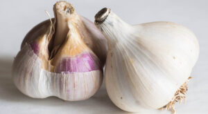 How To Cook With Garlic If You Hate Mincing It | Chatelaine