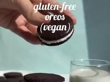NEW! HOMEMADE Vegan Gluten-Free Oreos! After many tests, they’re here: crispy, chocolaty cookies with the quintessential oreo “snap” and a CLASSIC sweet, creamy filling | BakerySpirit | NewsBreak Original
