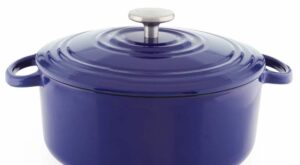 Chantal 5 qt. Round Enameled Cast Iron Dutch Oven in Cobalt Blue with Lid TC32-260 BL – The Home Depot