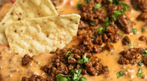 Cheesy Beef Queso Dip