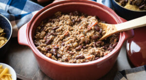 Simple & Easy Beef Chili (with Beans)
