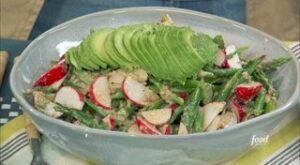 How to Make Jeff’s Radish, Avocado and Asparagus Salad | Jeff Mauro dolls up his fresh spring salad with a buttery walnut dressing that you’re going to want to put on eeeverything! 😍

Watch #TheKitchen >… | By Food Network | Facebook