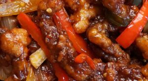 Deep fried shredded beef steak tossed in spicy, savoury, sweet chilli sauce. The best crispy chilli beef recipe, ta… | Sweet chilli, Crispy beef, Sweet chilli sauce