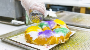 how-ambrosia-bakery-bakes-all-those-king-cakes-during-mardi-gras-season-in-baton-rouge-–-[225]