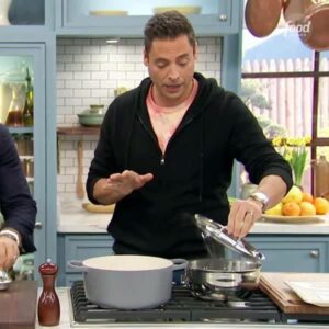 How to Make Jeff’s Chicago-Style Italian Beef Sandwich | Jeff Mauro’s Chicago-Style Italian Beef Sandwich may very well be one of the best sandwiches to ever exist! 😋

Watch Jeff Mauro on #TheKitchen, Saturdays… | By Food Network | Facebook
