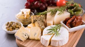 Our Guide To The Best Cheese for a Charcuterie Board – Restaurant Clicks
