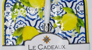 LeCadeaux Cheese Board with Knife – Benidorm Pattern • Perigeaux Vineyards and Winery – Perigeaux Vineyards & Winery