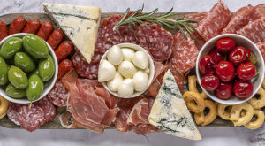How To Make a Perfect Charcuterie Board on Board – Southern Boating